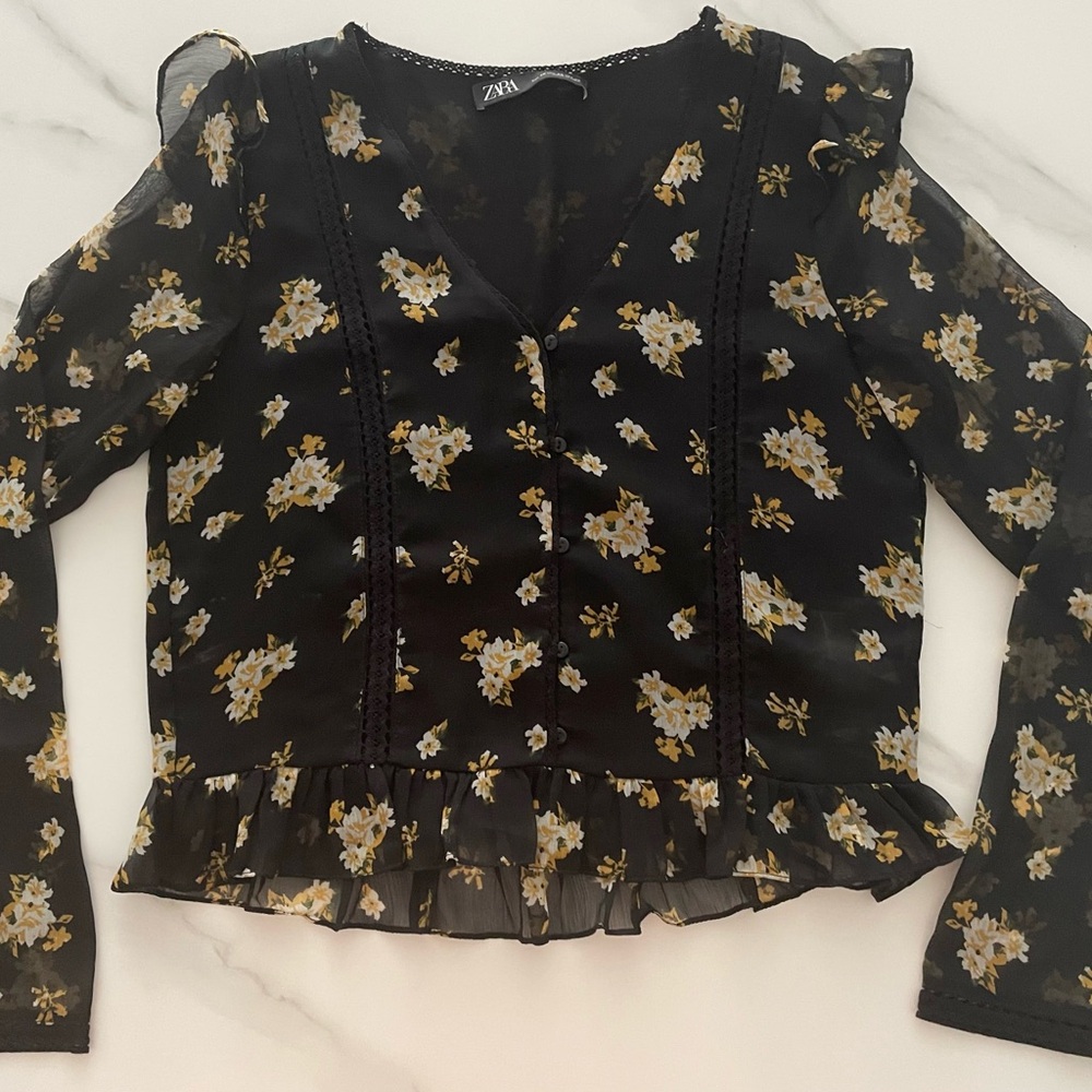 Zara Black Floral Button-Down Blouse with Ruffle Hem Size XS